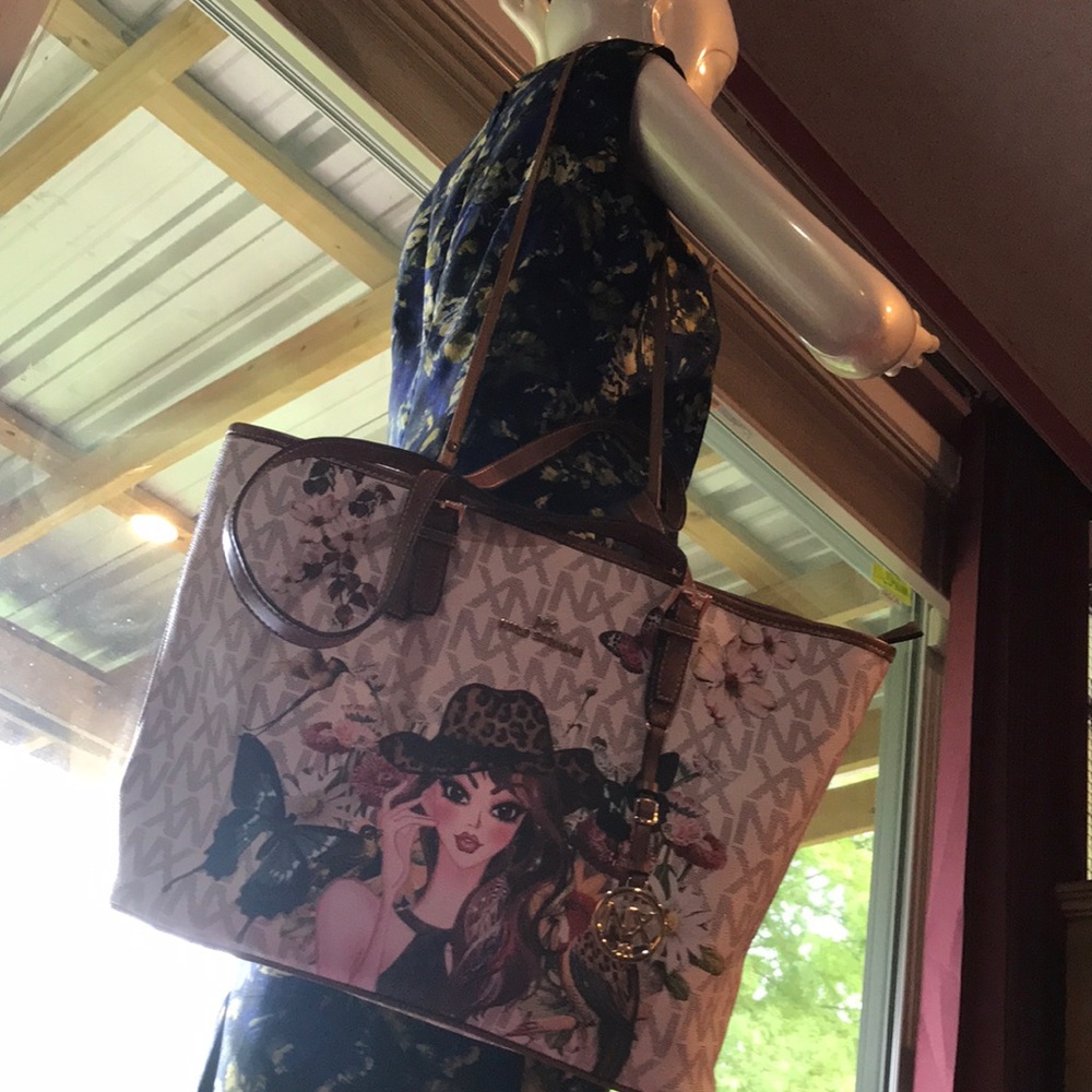 SALE!!!!!!   NX Noble Exchange Purse